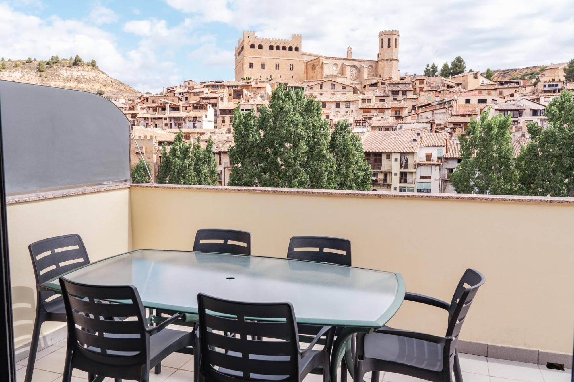 Casa Tio Pepe Apartment Valderrobres Bagian luar foto