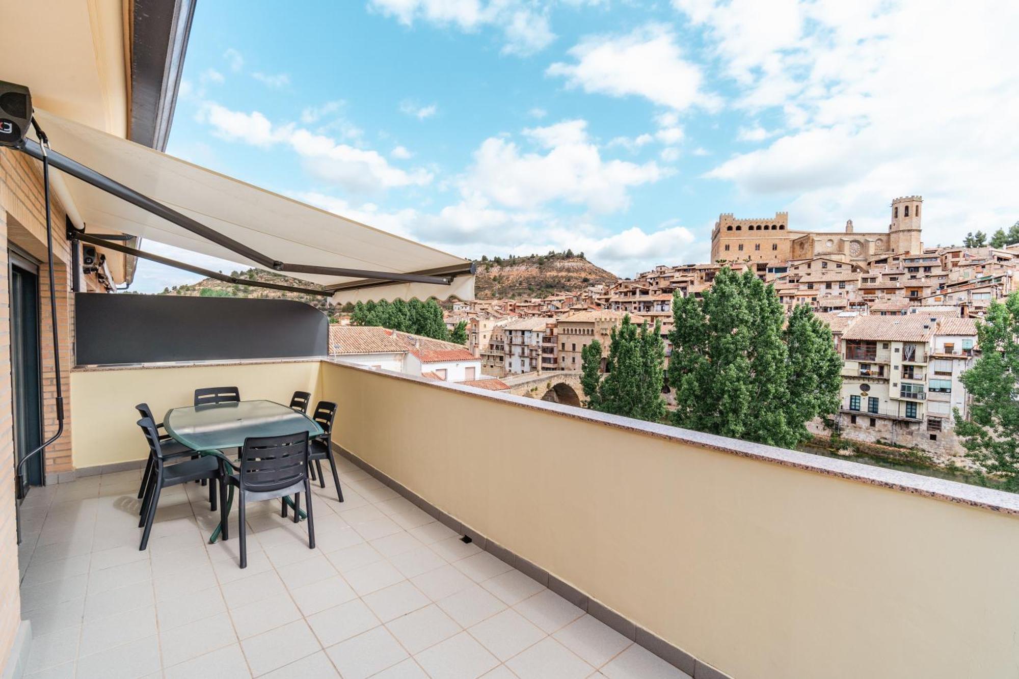 Casa Tio Pepe Apartment Valderrobres Bagian luar foto